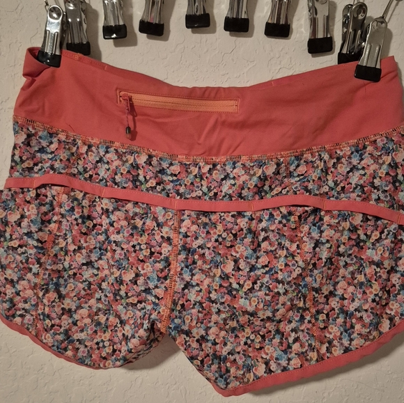 Lululemon orange floral - Speed Up Low-Rise Lined Short 2.5" - Picture 2 of 5